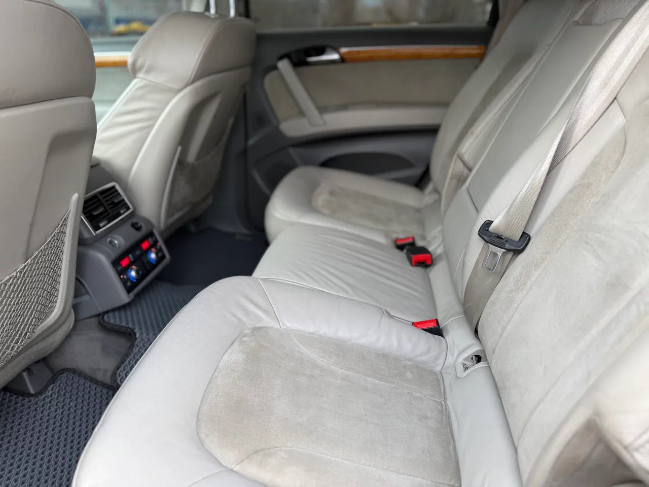 Audi Q7 - фото 10