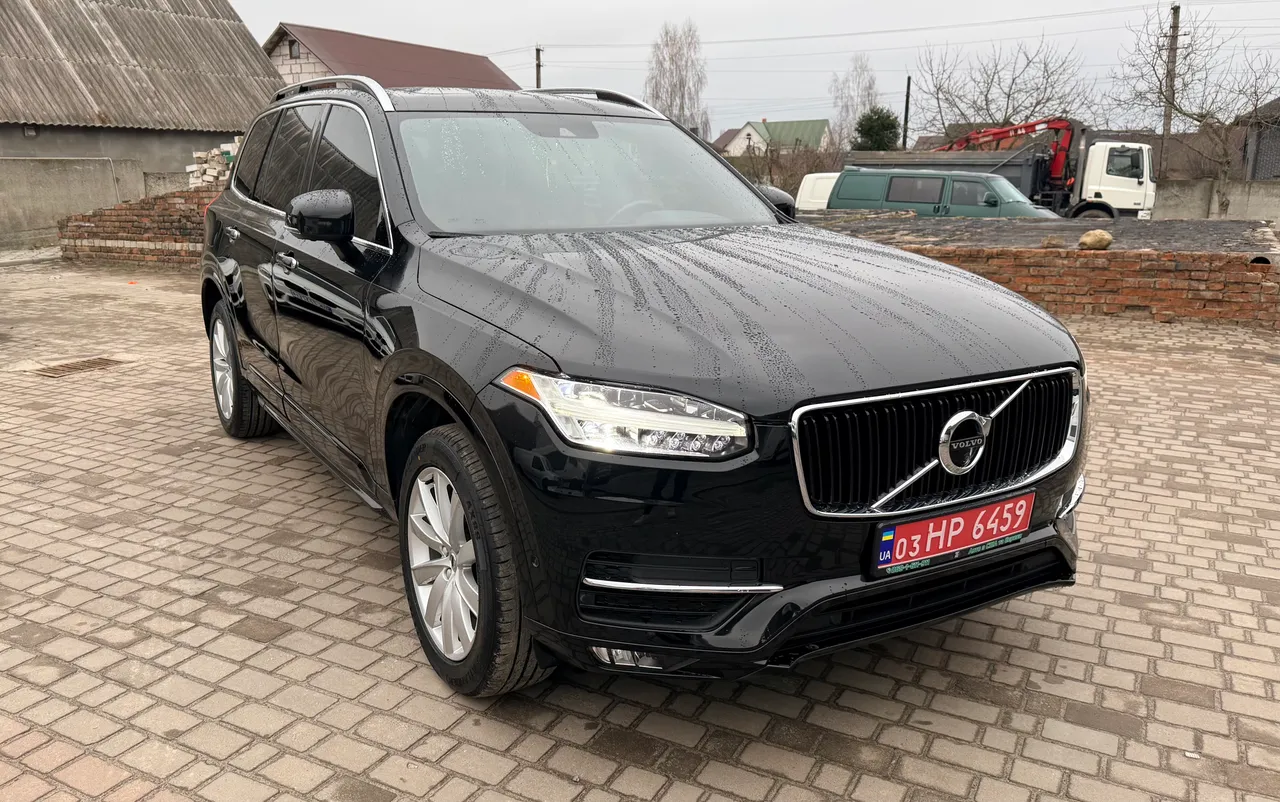 Volvo XC90 - фото 1
