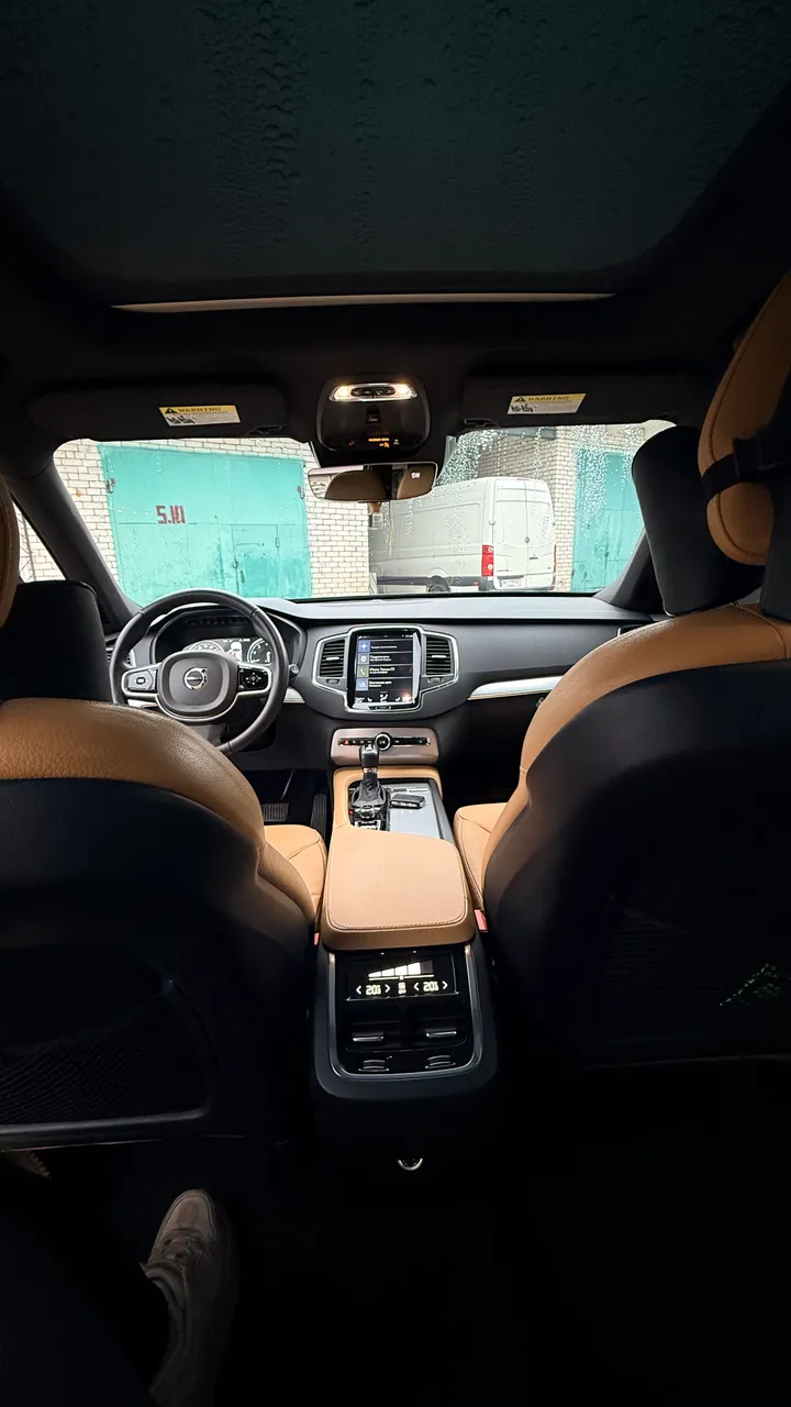 Volvo XC90 - фото 17