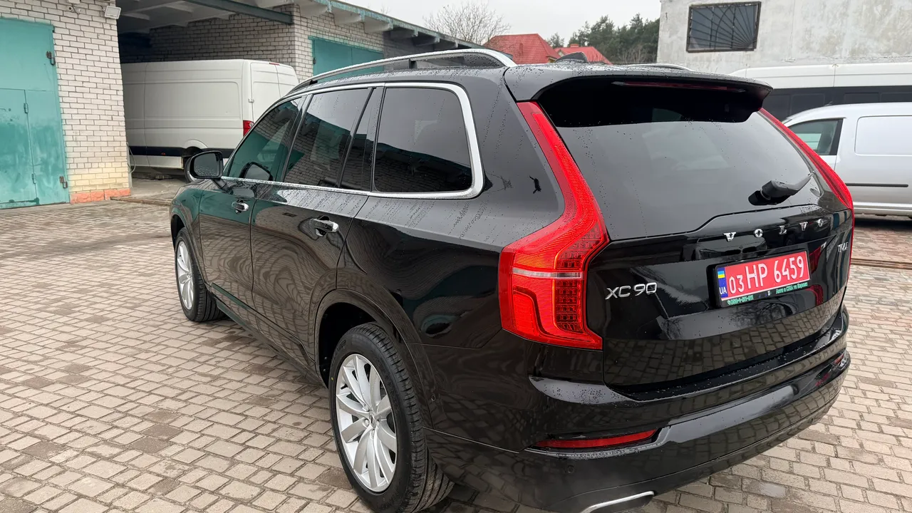 Volvo XC90 - фото 8