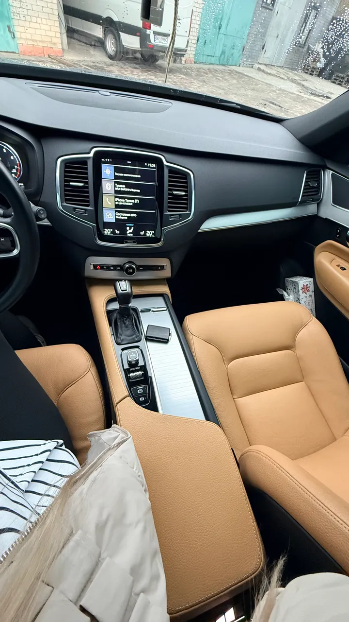 Volvo XC90 - фото 18