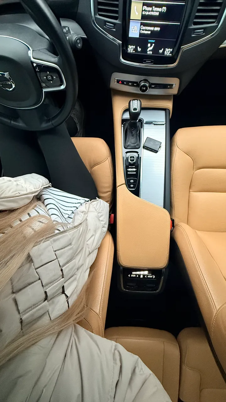 Volvo XC90 - фото 20