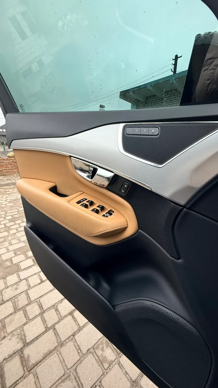 Volvo XC90 - фото 26