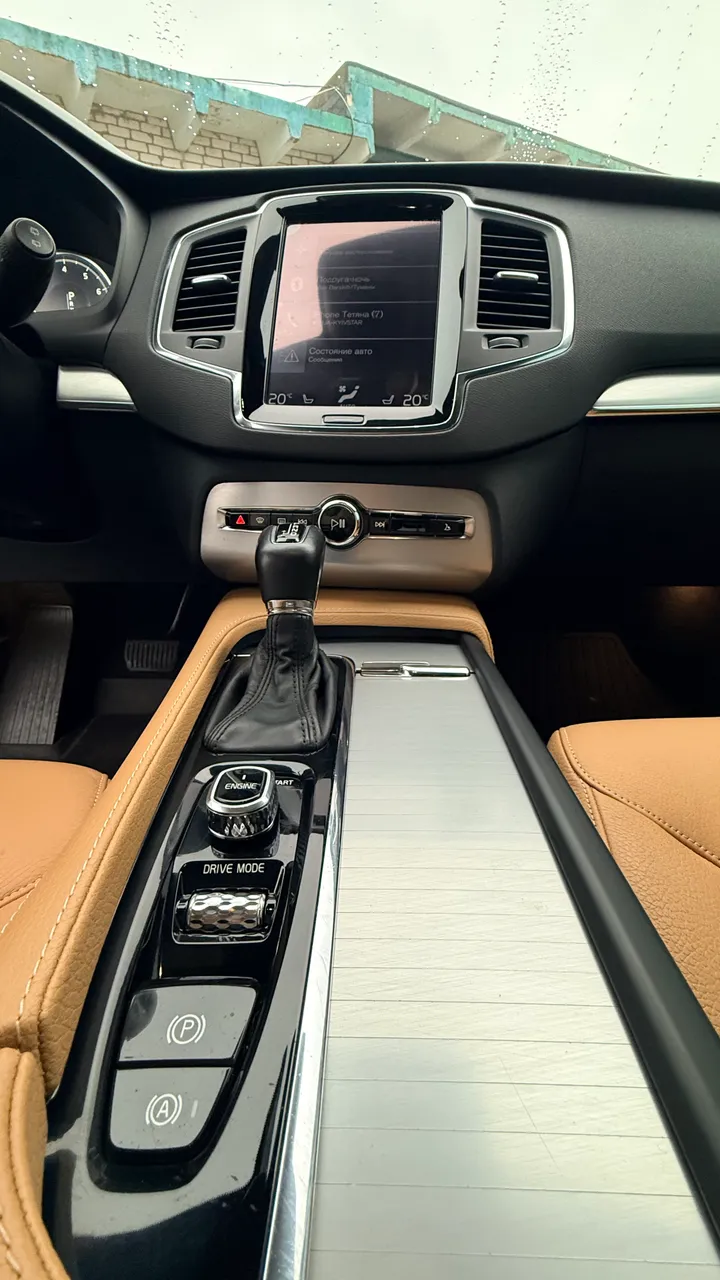Volvo XC90 - фото 25