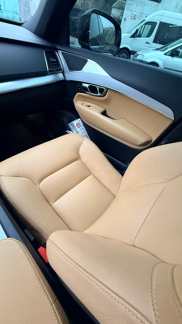 Volvo XC90 - фото 21