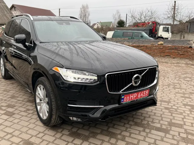 Volvo XC90 - фото 1