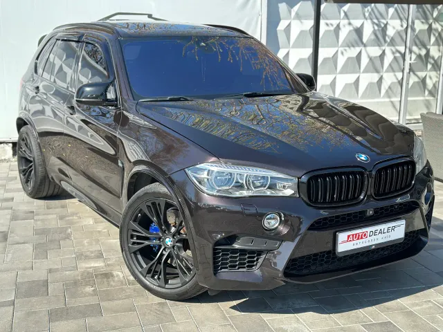 BMW X5 - фото 1