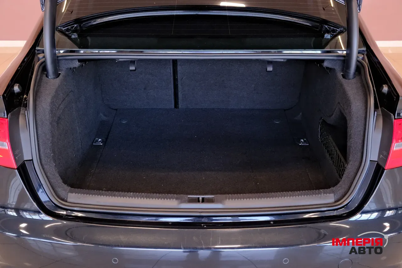 Audi A4 - фото 9