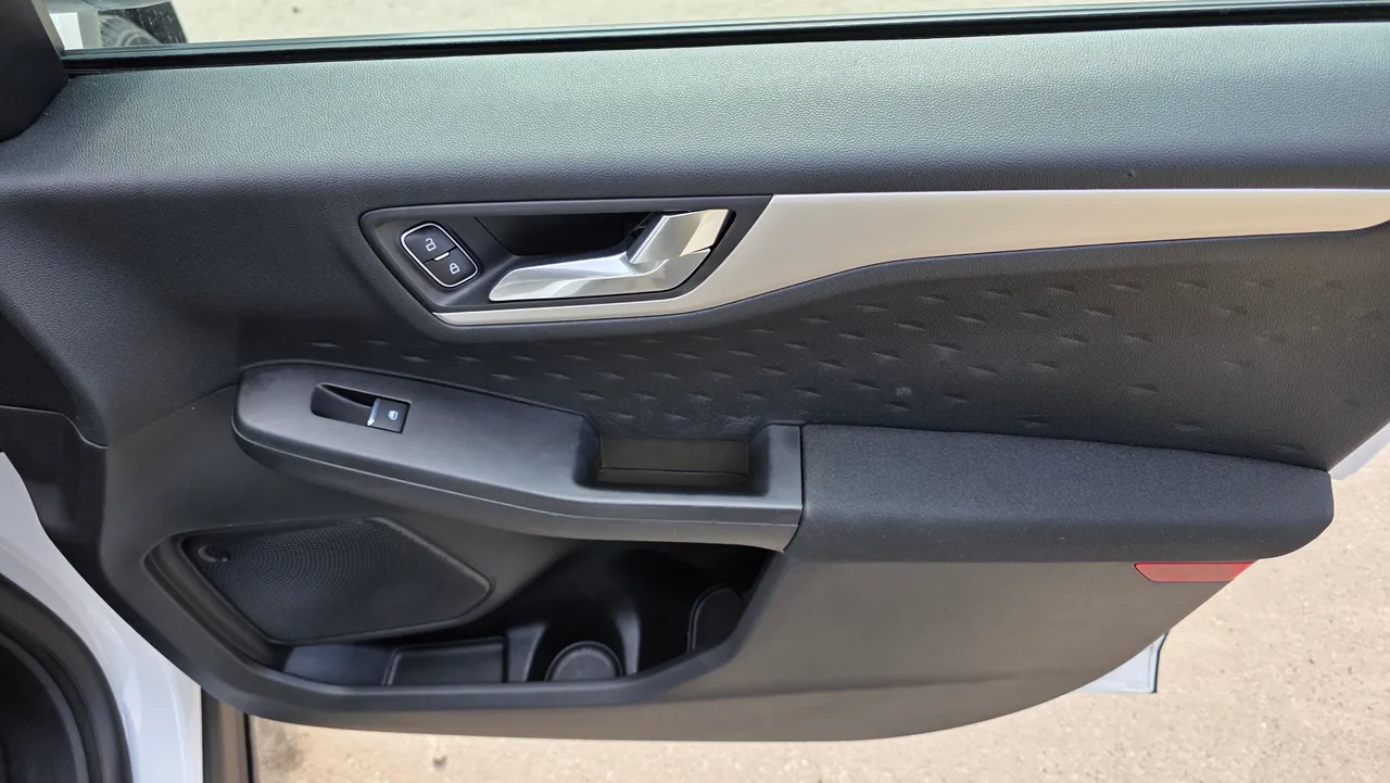 Ford Escape - фото 16