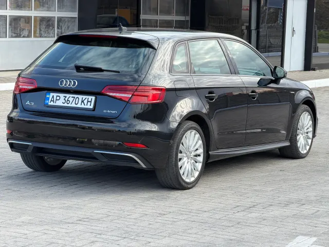 Audi A3 - фото 5