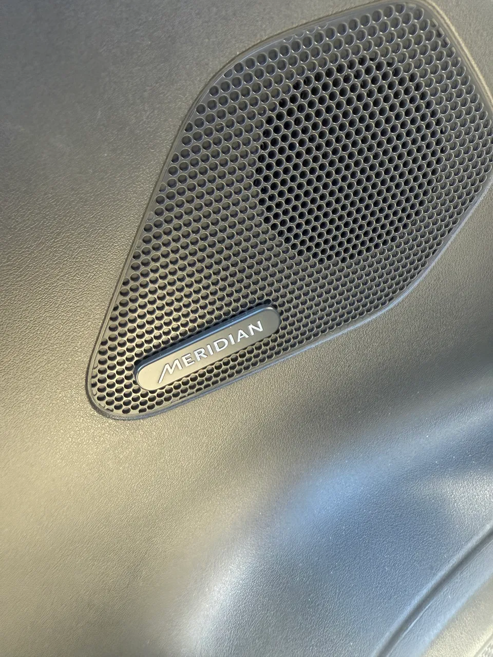 Jaguar F-Pace - фото 13