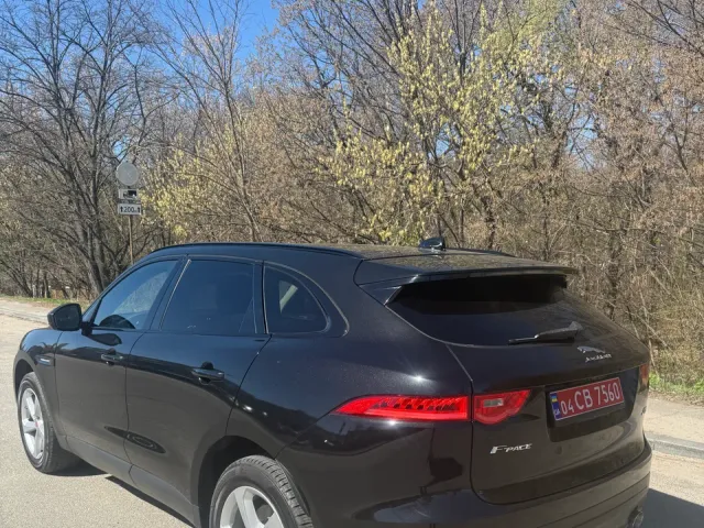 Jaguar F-Pace - фото 3