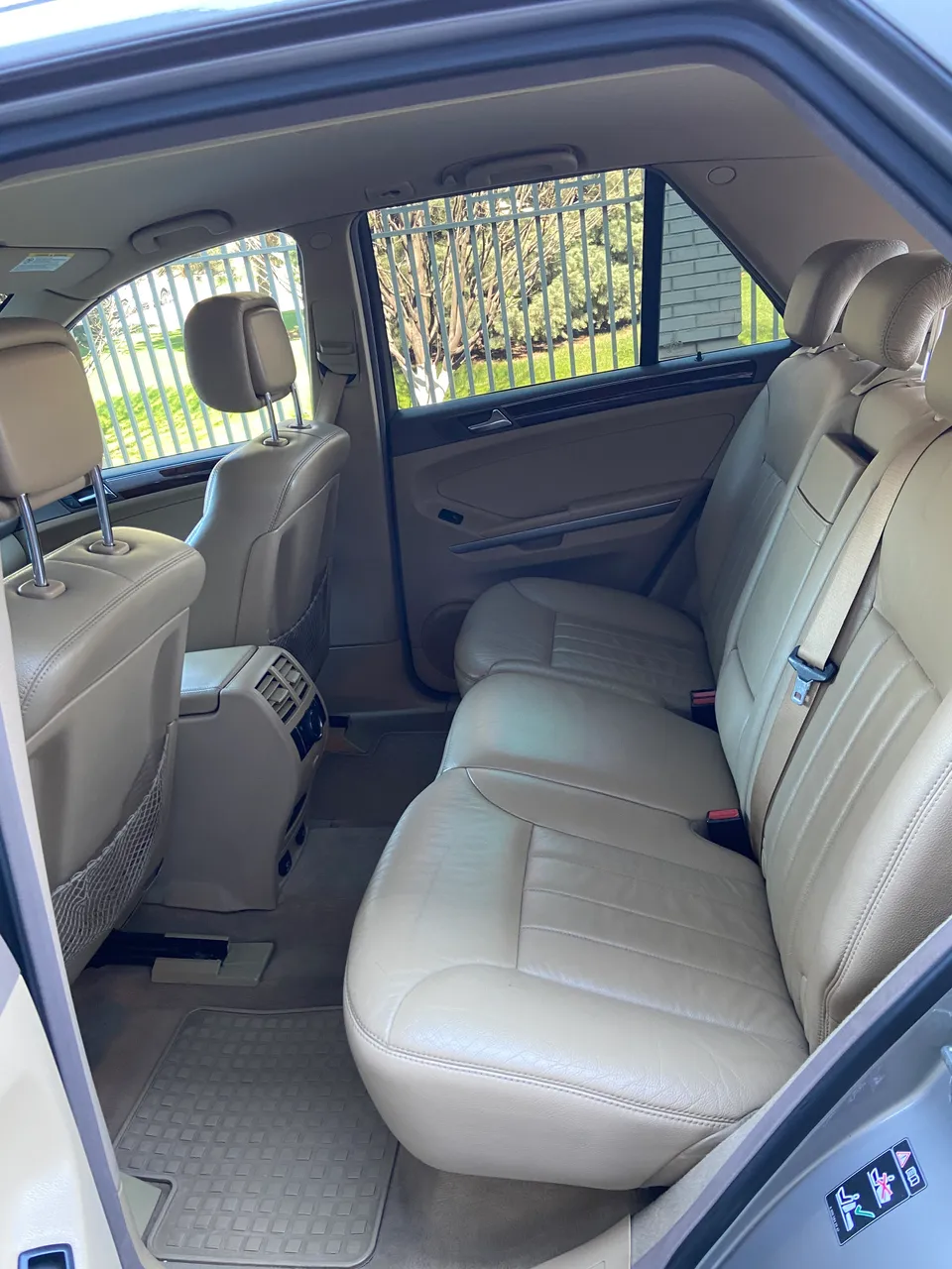 Mercedes-Benz M-Класс - фото 26