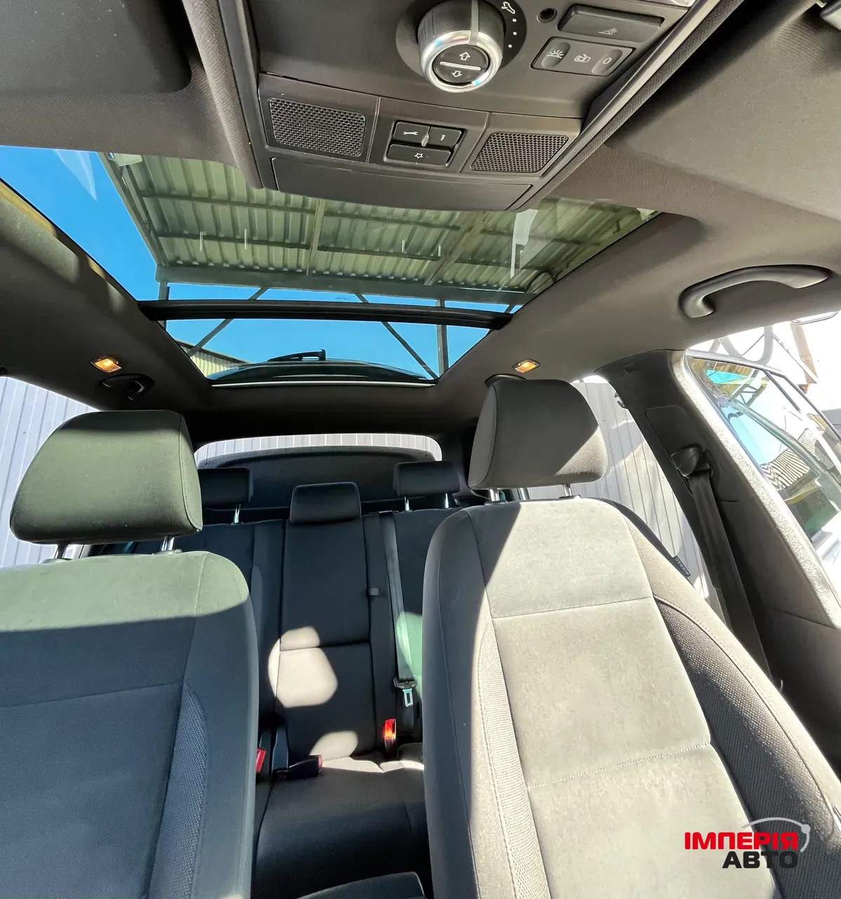 Volkswagen Tiguan - фото 13