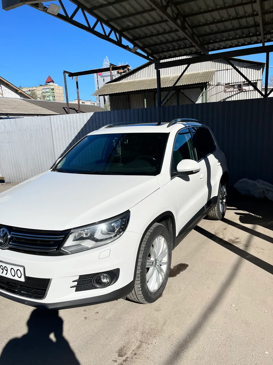 Volkswagen Tiguan - фото 2