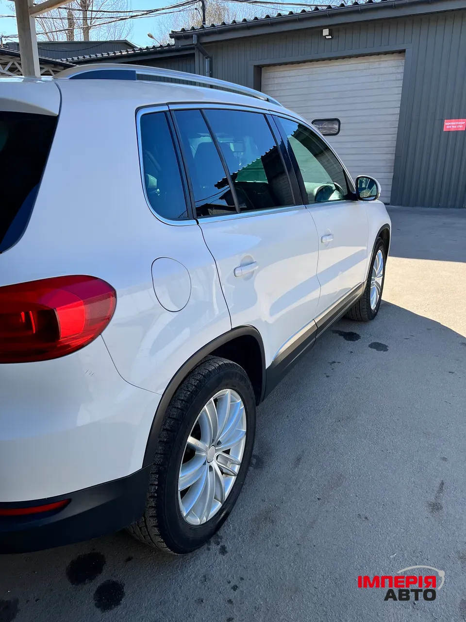 Volkswagen Tiguan - фото 8