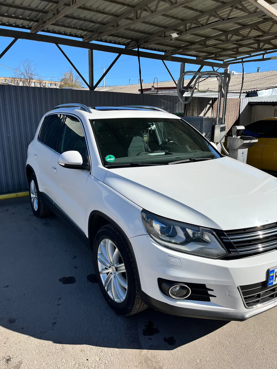 Volkswagen Tiguan - фото 1