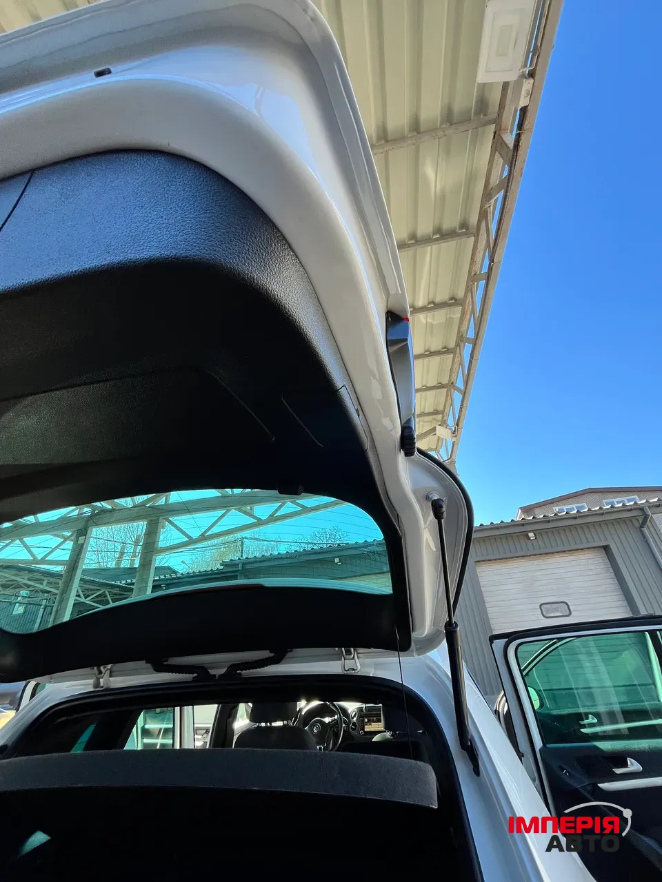 Volkswagen Tiguan - фото 14