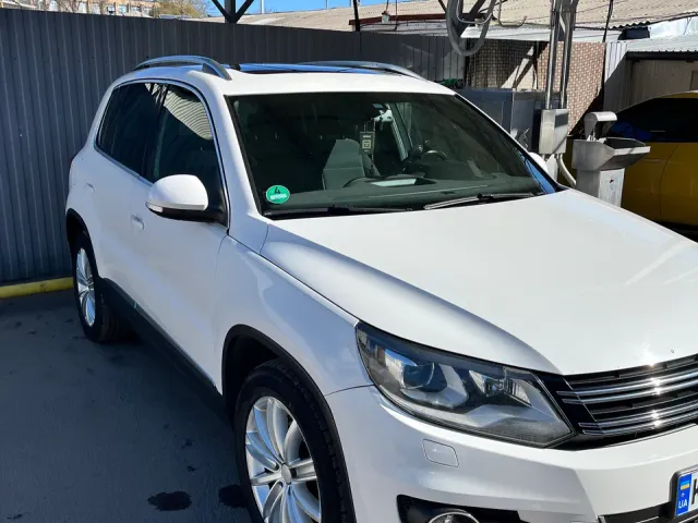 Volkswagen Tiguan - фото 1