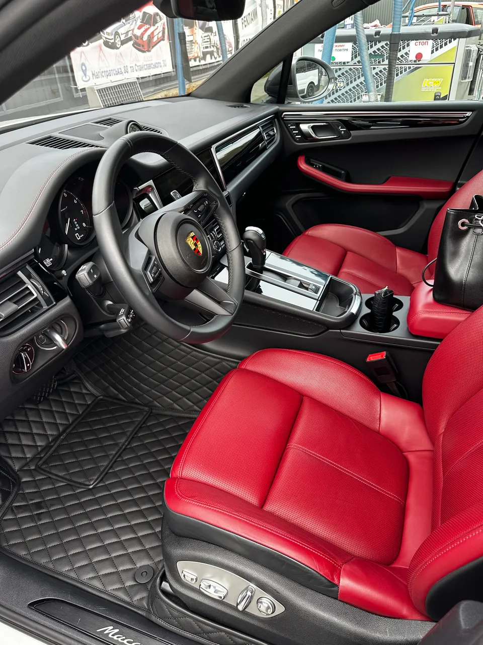 Porsche Macan - фото 12