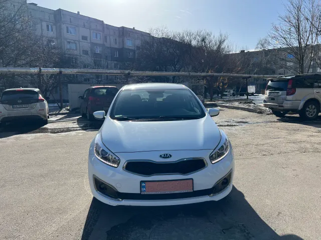 Kia Ceed - фото 2