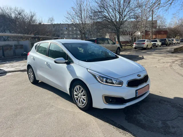 Kia Ceed - фото 3