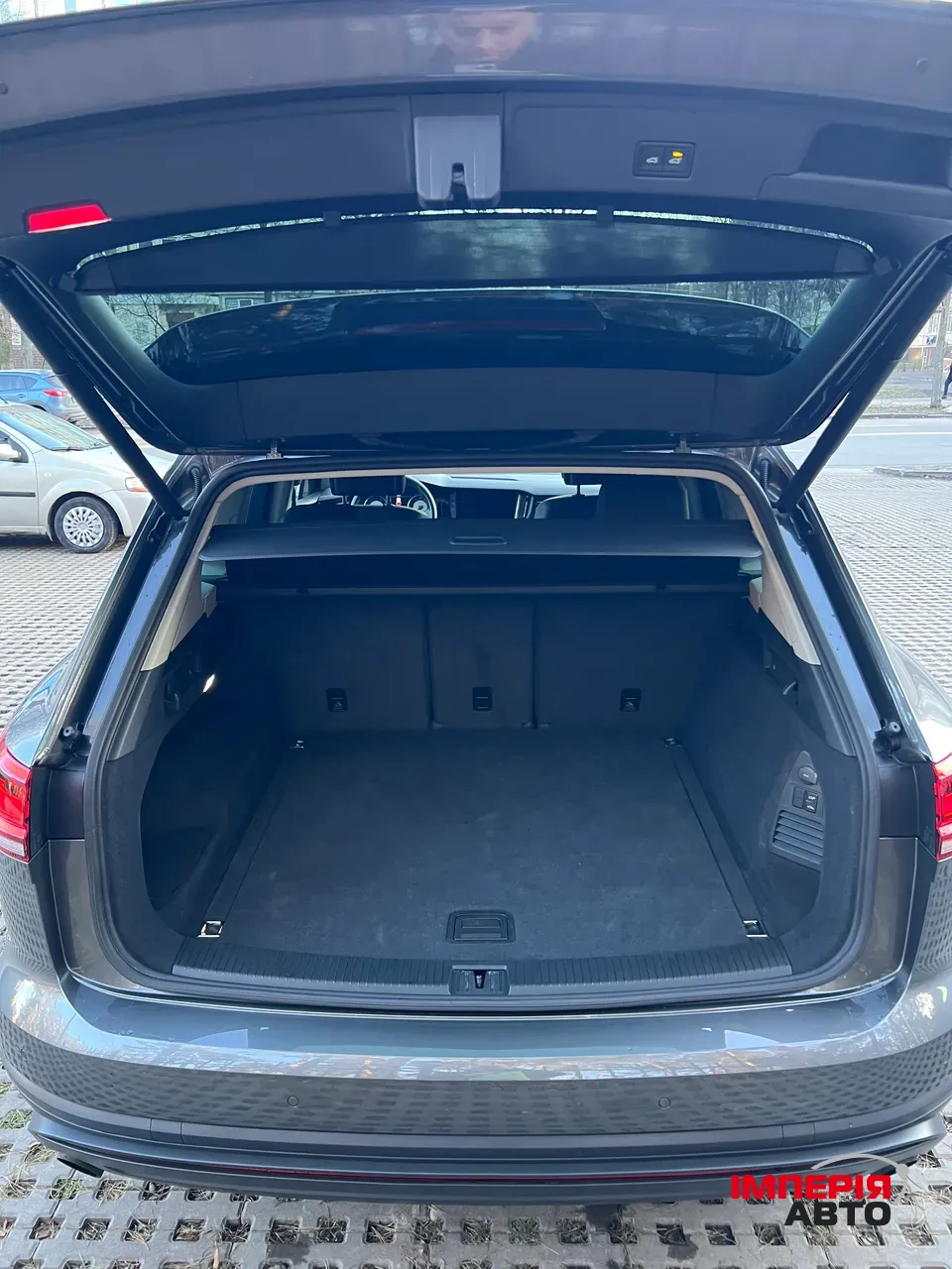 Volkswagen Touareg - фото 11