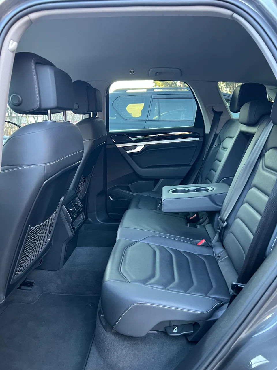 Volkswagen Touareg - фото 10