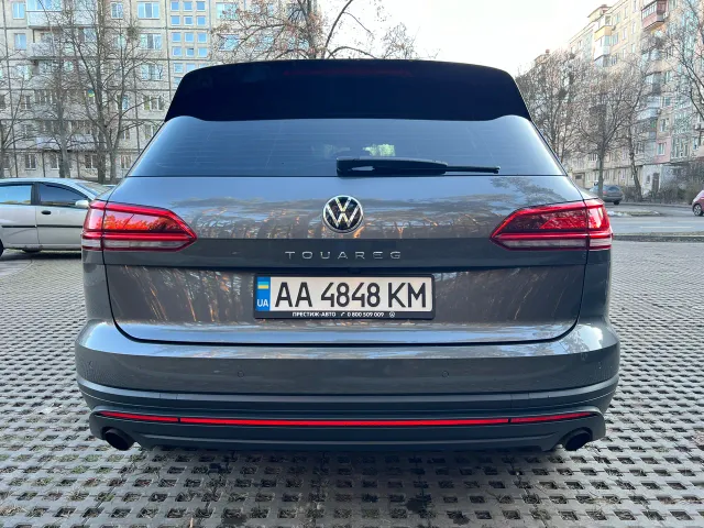 Volkswagen Touareg - фото 5
