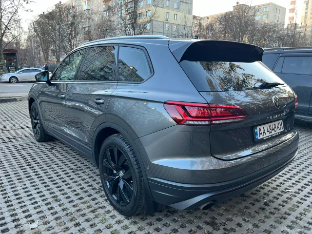 Volkswagen Touareg - фото 4