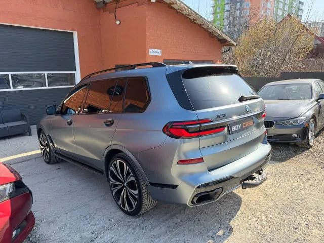 BMW X7 - фото 4