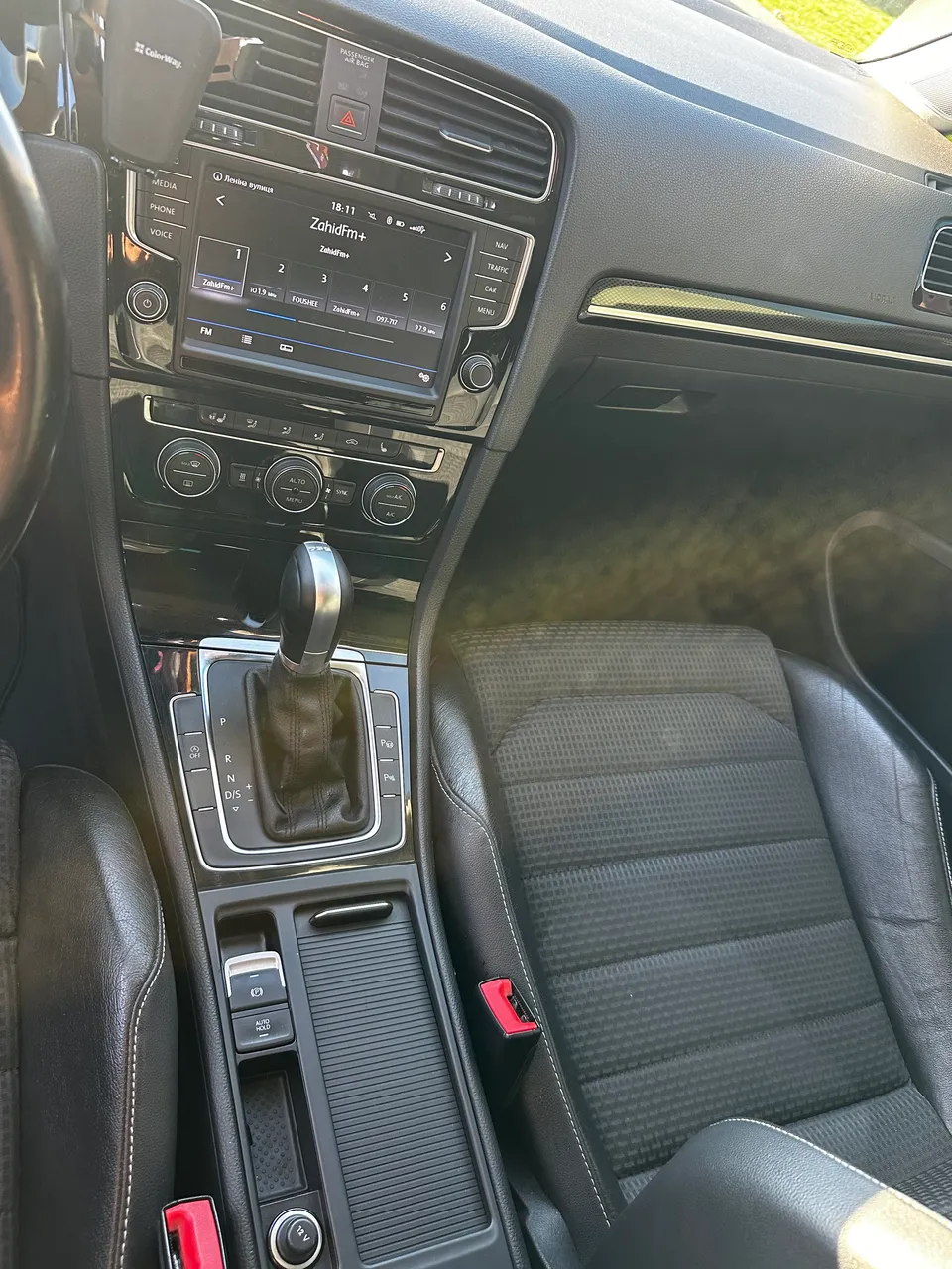 Volkswagen Golf - фото 12