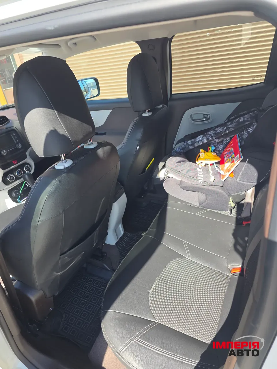 Jeep Renegade - фото 8