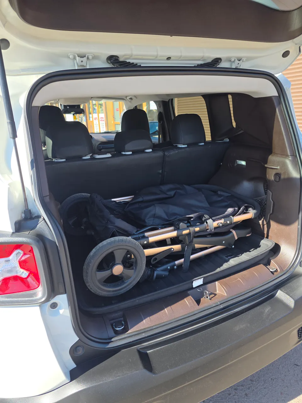 Jeep Renegade - фото 10