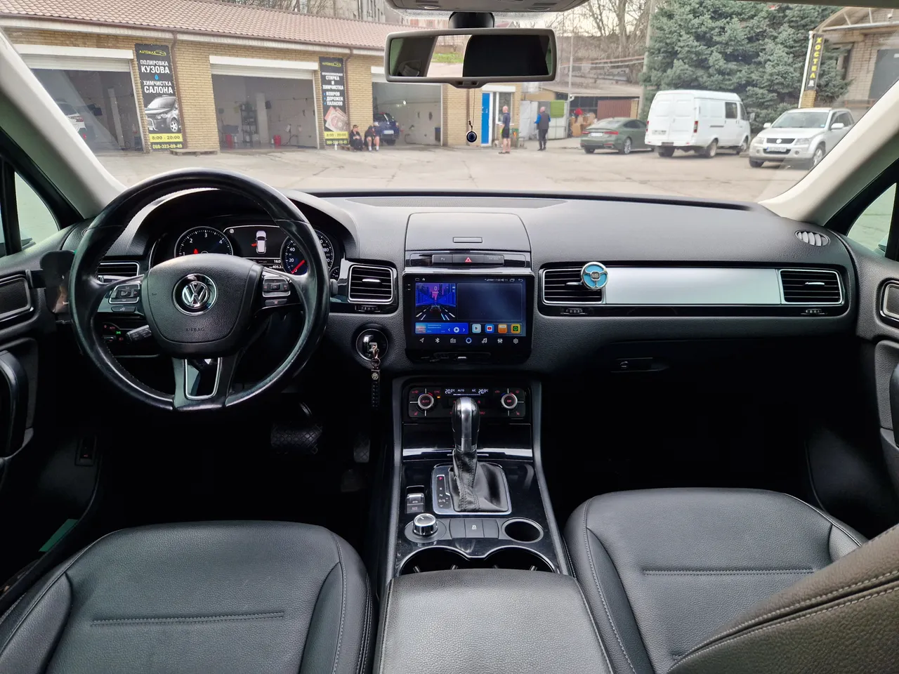 Volkswagen Touareg - фото 22