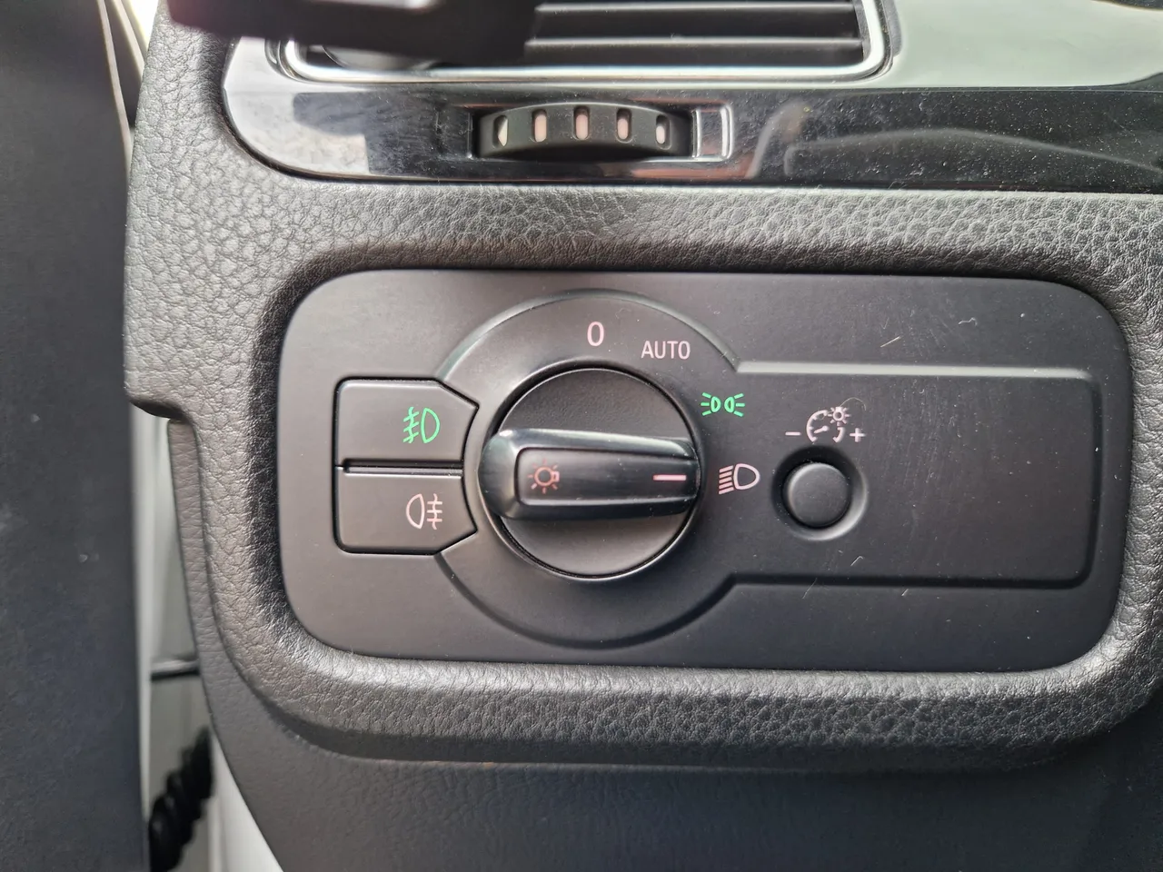 Volkswagen Touareg - фото 30