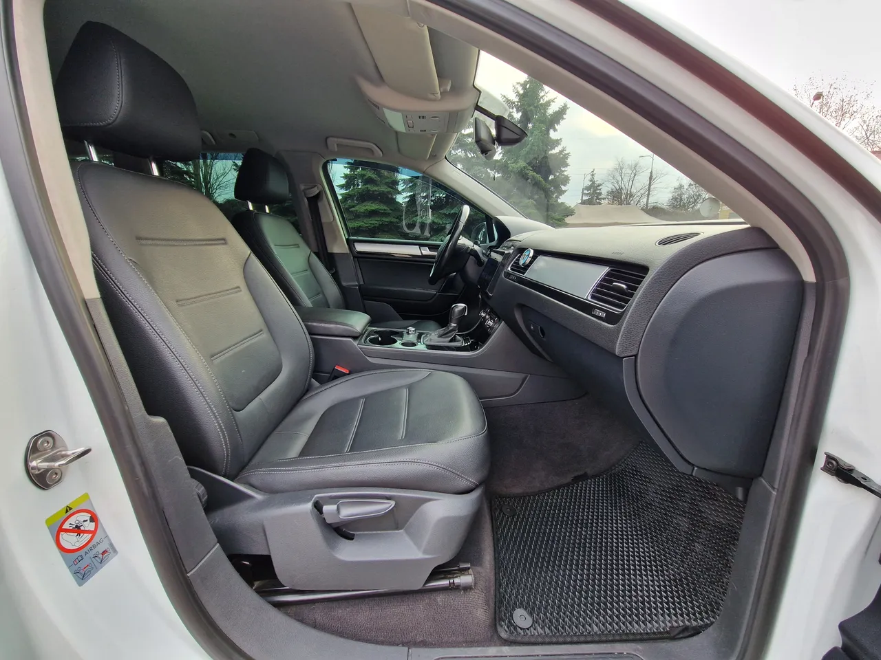 Volkswagen Touareg - фото 24