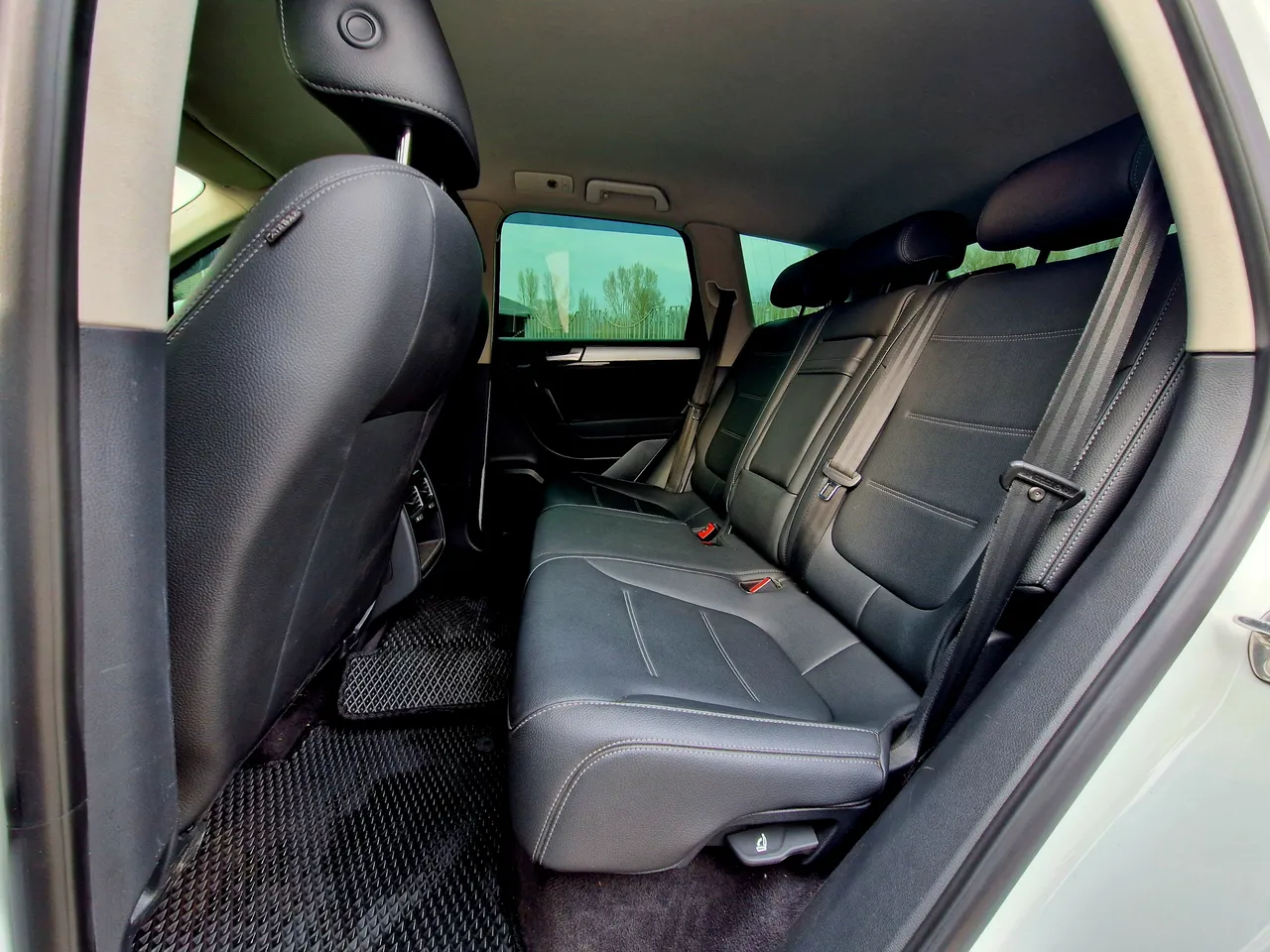 Volkswagen Touareg - фото 20