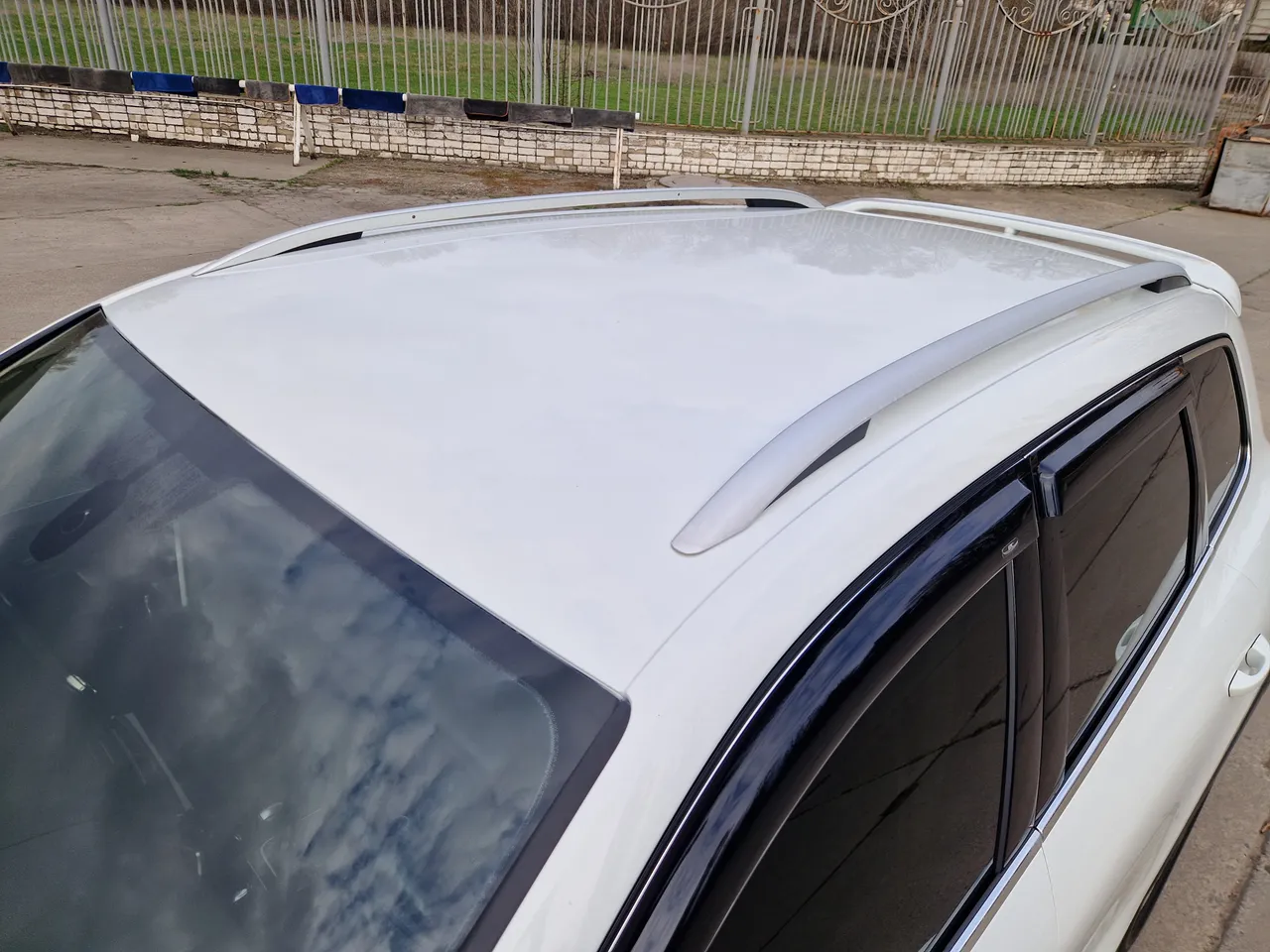 Volkswagen Touareg - фото 11