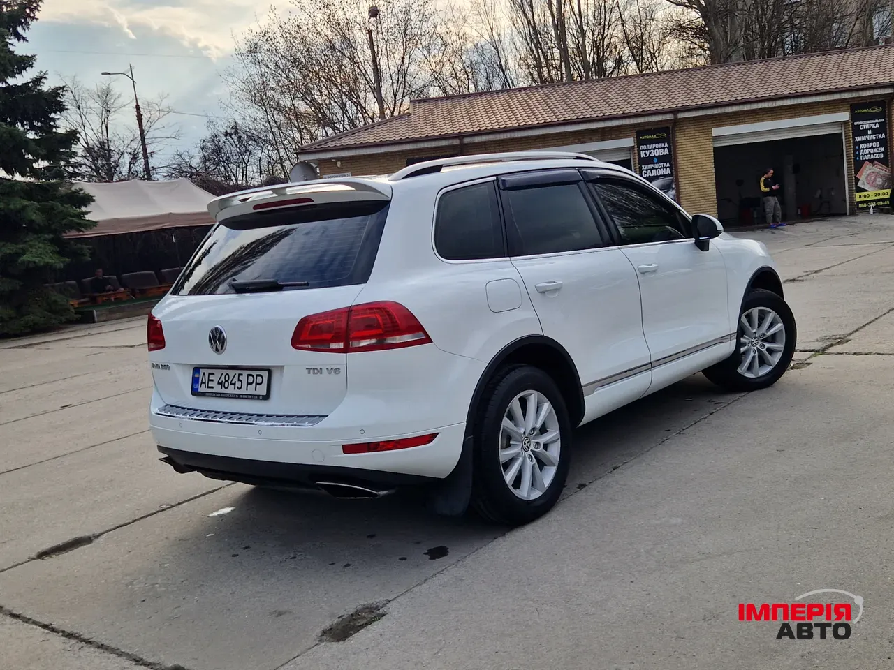 Volkswagen Touareg - фото 4