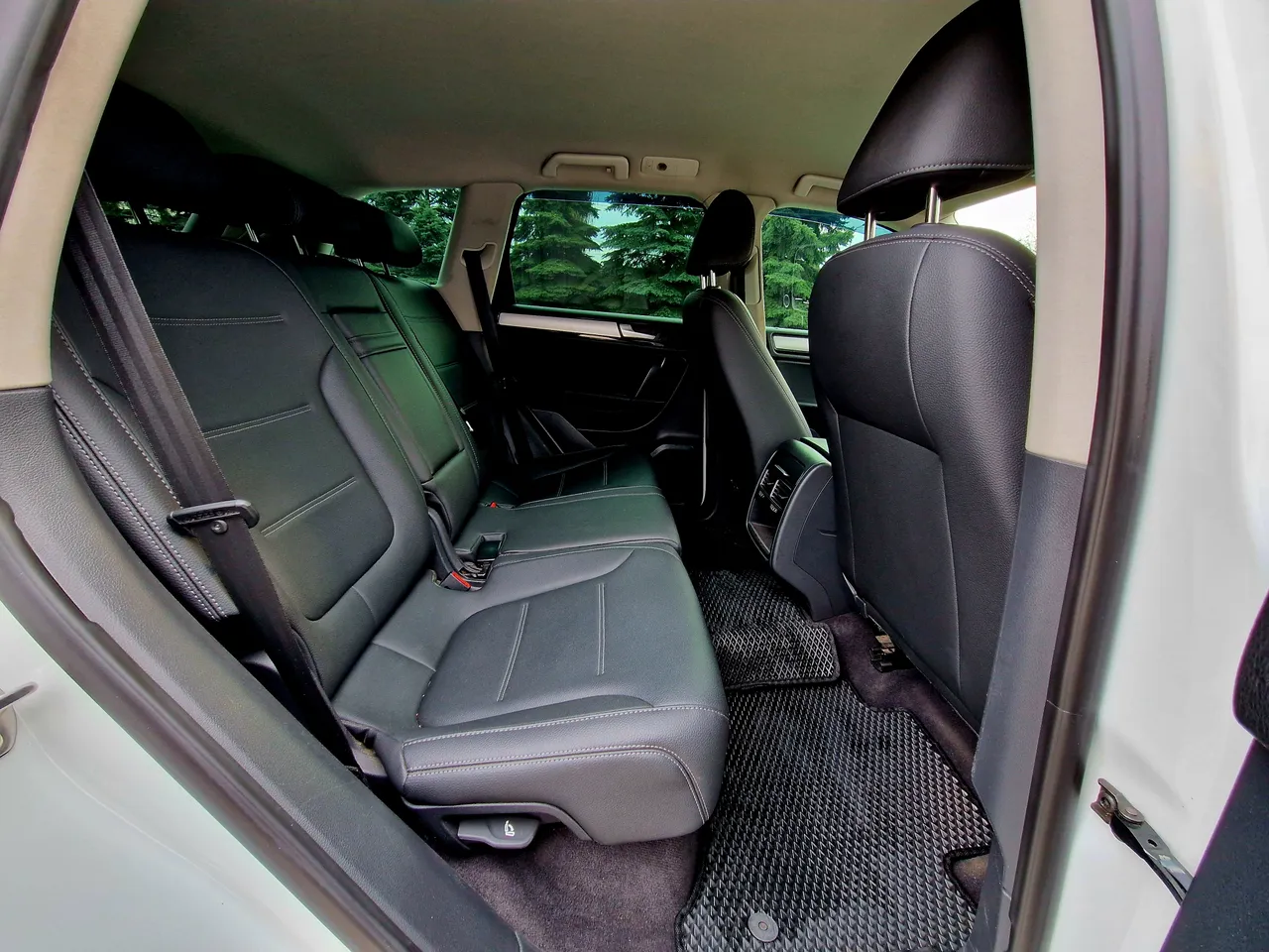 Volkswagen Touareg - фото 23