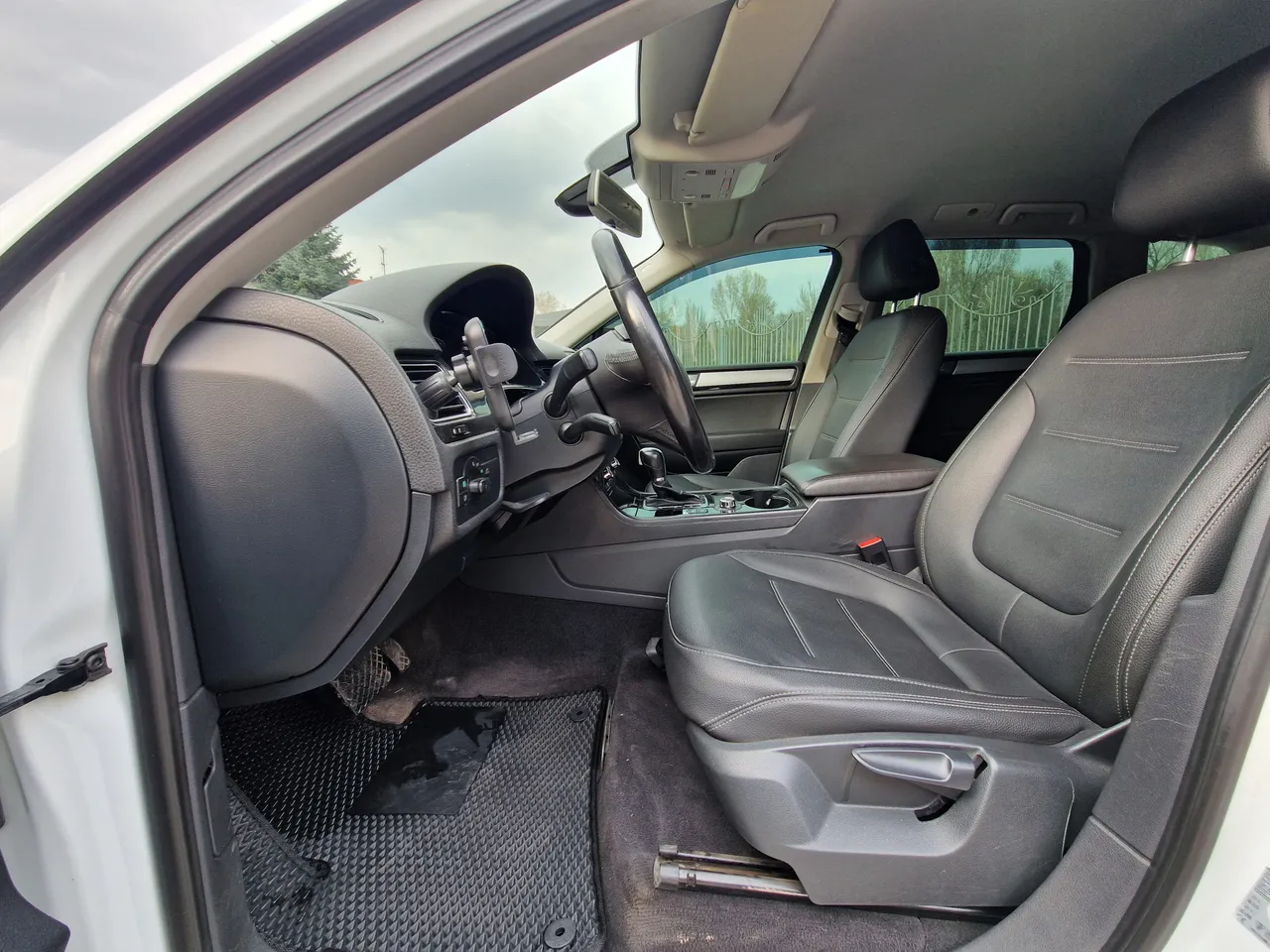 Volkswagen Touareg - фото 13