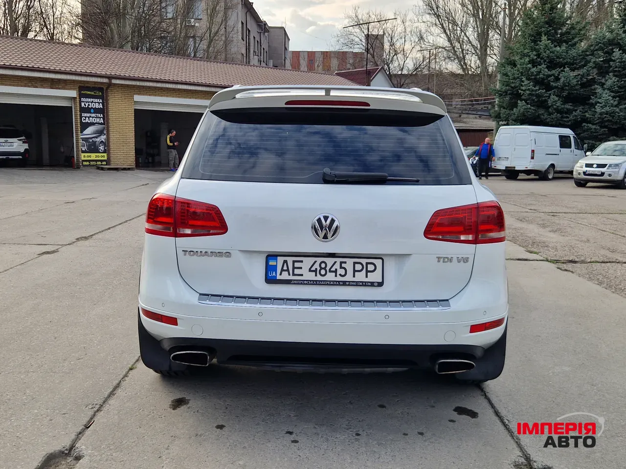 Volkswagen Touareg - фото 5