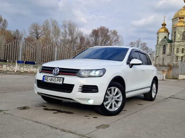 Volkswagen Touareg - фото 1