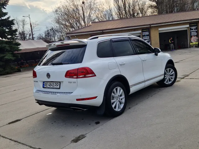 Volkswagen Touareg - фото 4