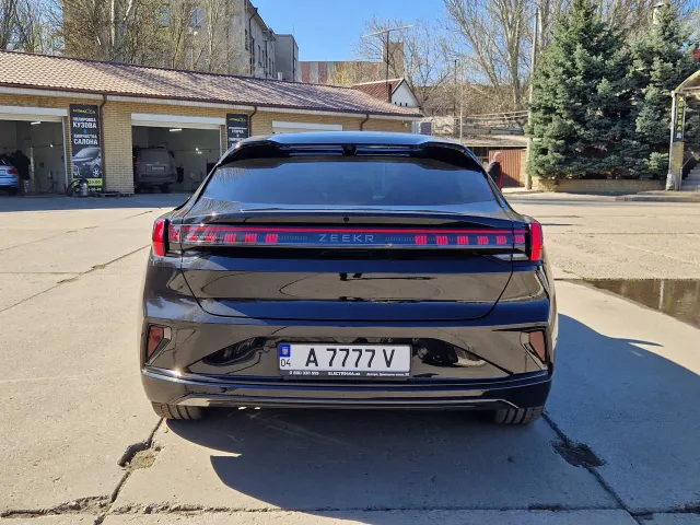 Zeekr 001 - фото 5
