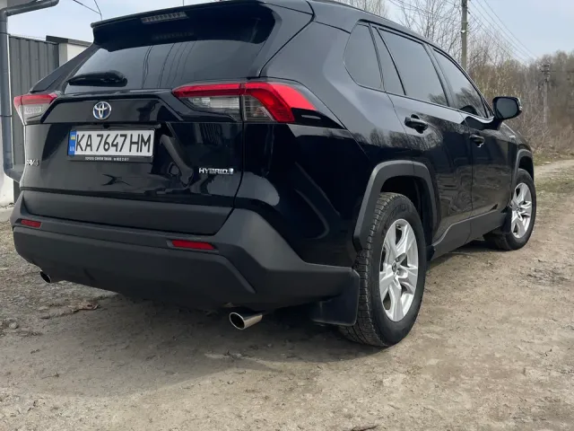 Toyota RAV4 - фото 2