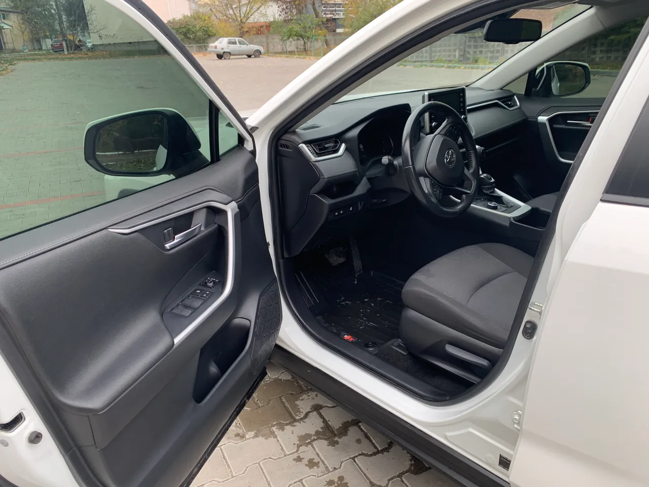 Toyota RAV4 - фото 26