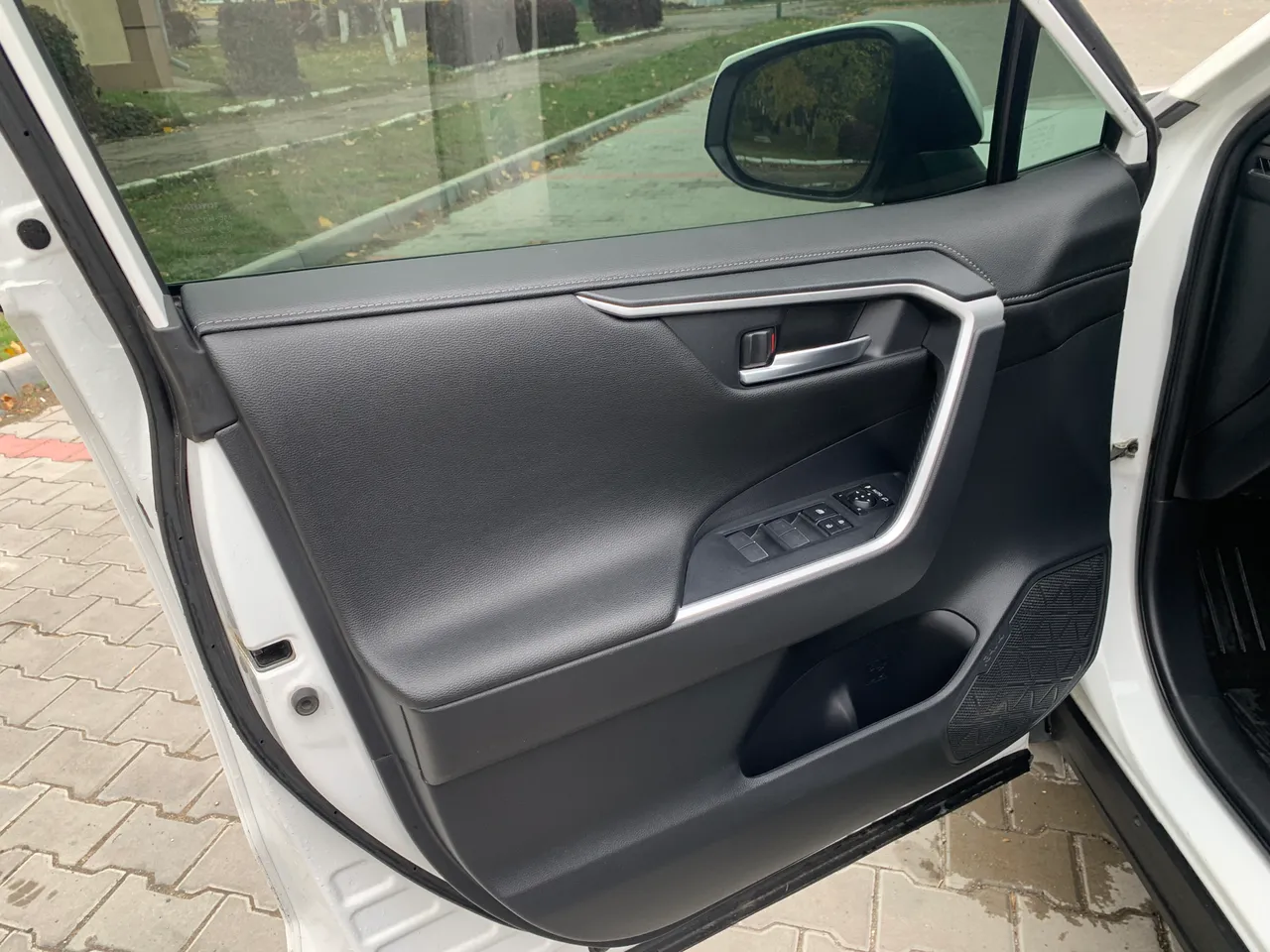 Toyota RAV4 - фото 23