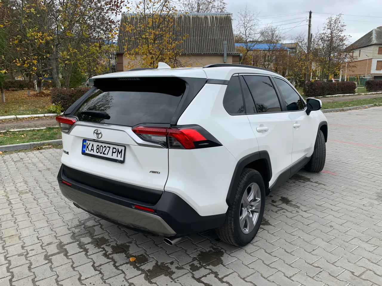 Toyota RAV4 - фото 6